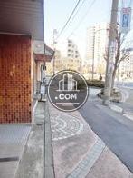 ゆとりのある幅広い歩道
