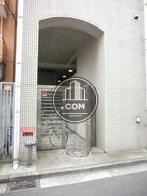 裏の通用口です