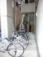 裏の通用口の内側です