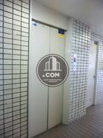 綺麗な表面のエレベーター扉