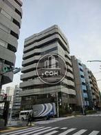 3方向を道路に囲まれた角地物件