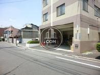 人通りは少なめです
