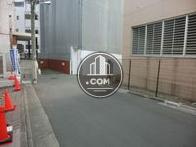 物件入口付近から見た周辺です