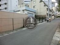 物件入口付近から見た周辺です