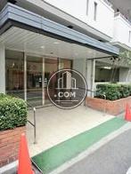 歩道からの入口はバリアフリー