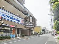 見通しの良い幅広な公道沿い