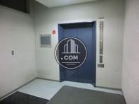 貨物及び非常用のエレベーターもあります