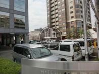 隣地には大きなコインパークがあります