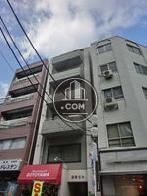 正面にバルコニーがあります