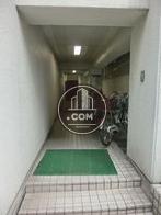 奥にエレベーターホールがあります