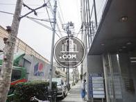 スリムな前面歩道