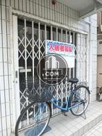 蛇腹式の鉄扉