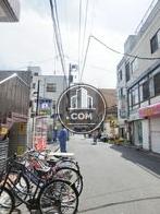 沢山の店舗が立ち並ぶ地域