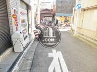 隣接する脇道