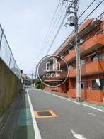 車通りの少ない公道