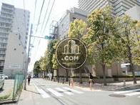 隣接する脇道