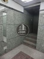 裏口へと続く階段です