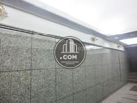 間接照明が等間隔で設置されています