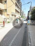 玄関前の歩道