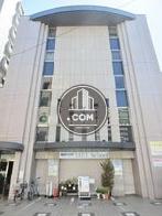 重厚な造りの建物