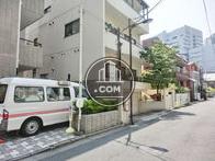 喧騒から少し離れた静かな地域です