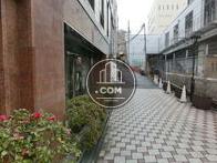 駅側の1階入口周辺