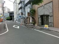 前面の道路です
