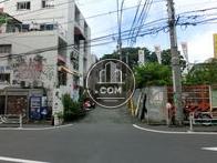 物件入口から見た周辺です