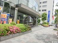 1階は銀行です