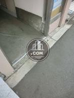 歩道との間に段差はありません