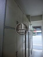 エントランス壁面には収納のようなものが多数あります