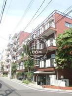 横幅の広い建物