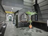 シックなエントランスホール