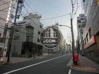 郵便ポストも近くにあります