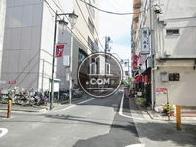 隣接する脇道からの様子