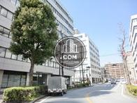 街路樹のある通り