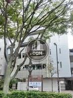 マットな質感の建物