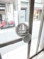 自然光の入る明るいホールです