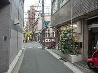 突き当たりが靖国通りです