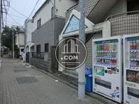 前面歩道がレンガ調