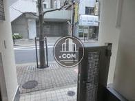 正面玄関前
