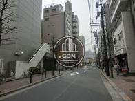 人通りはそこまで多くありません