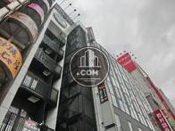 店舗が多く入居しています