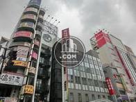 まさに駅前と言った雰囲気です