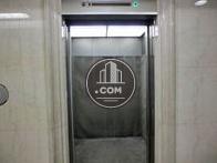 エレベーター内です