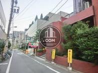 居住用エントランス前