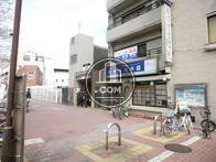 前面歩道は広めです