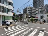 代官山駅入口交差点