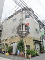 ツートーンで表現された壁面