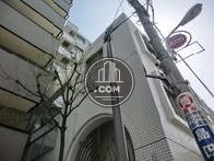 側面の外観です　セットバックしている上層階が見えます